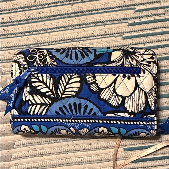 Vera Bradley Blue and White Floral Wallet - Picture 5 of 14